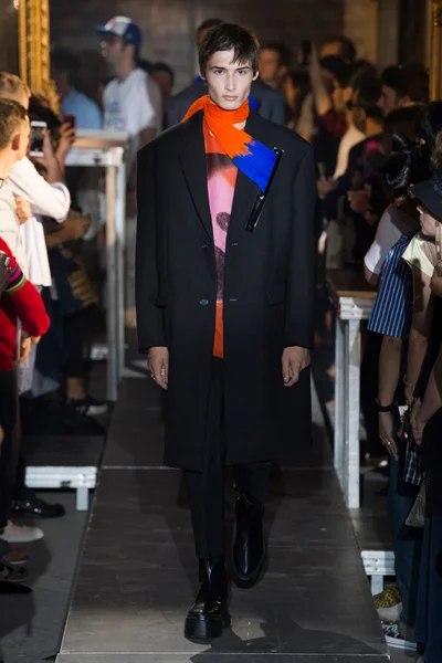Look 20